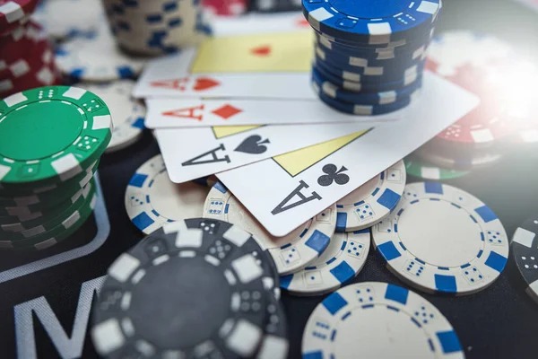 Player interface at mbak4d1 Hot Pot showing bet placement and live chat